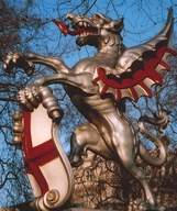 !R City_of_London dragon // 420x500 // 127.3KB