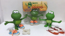 !R Xule feet frog r2 // 1760x990 // 141.1KB